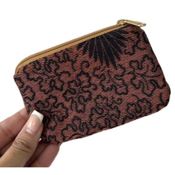 Unbranded One Of A Kind Handmade Leaves Pattern Mini Zipper Card ID Holder Pouch - Picture 1 of 4